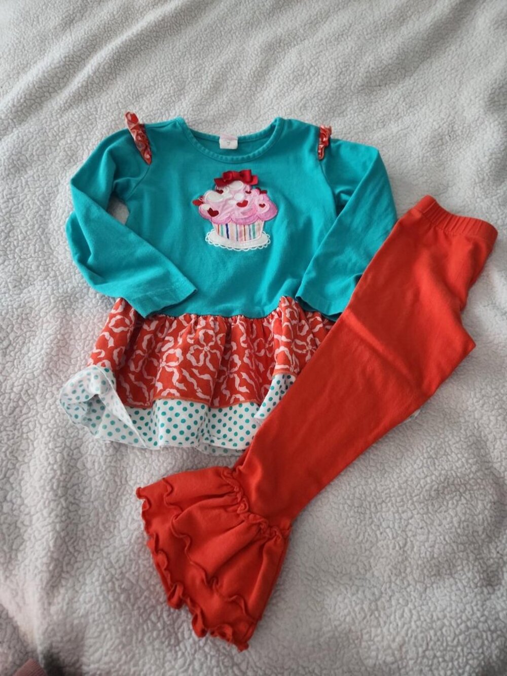 Ricrac & Ruffles 2 piece cupcake set 4T